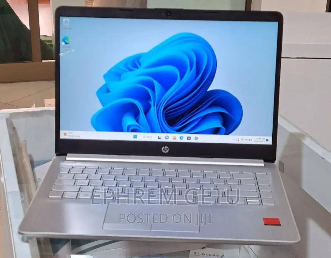 New Laptop HP Stream Notebook 8GB Intel Core I5 HDD 1T