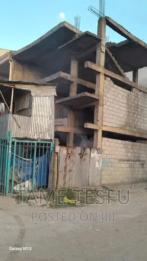 Furnished 6bdrm House in Hayat, Yeka for sale