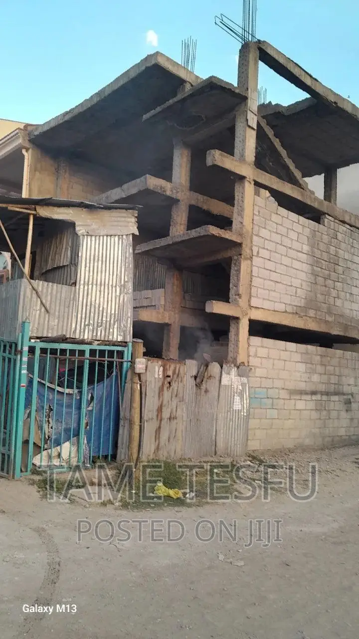 Furnished 6bdrm House in Hayat, Yeka for sale