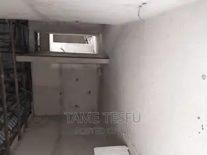 Furnished 6bdrm House in Hayat, Yeka for sale