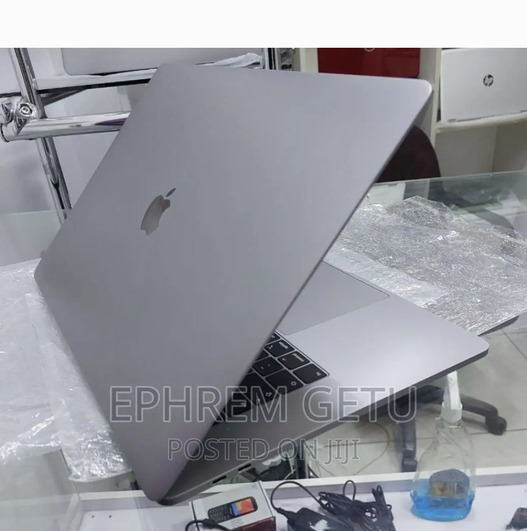 New Laptop Apple MacBook Pro 2020 32GB Intel Core I9 SSD 1T