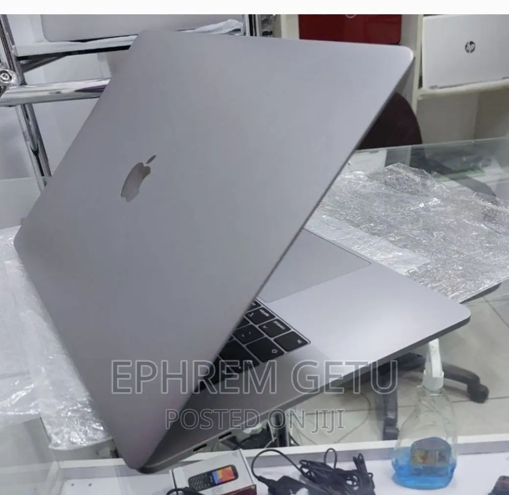New Laptop Apple MacBook Pro 2020 32GB Intel Core I9 SSD 1T
