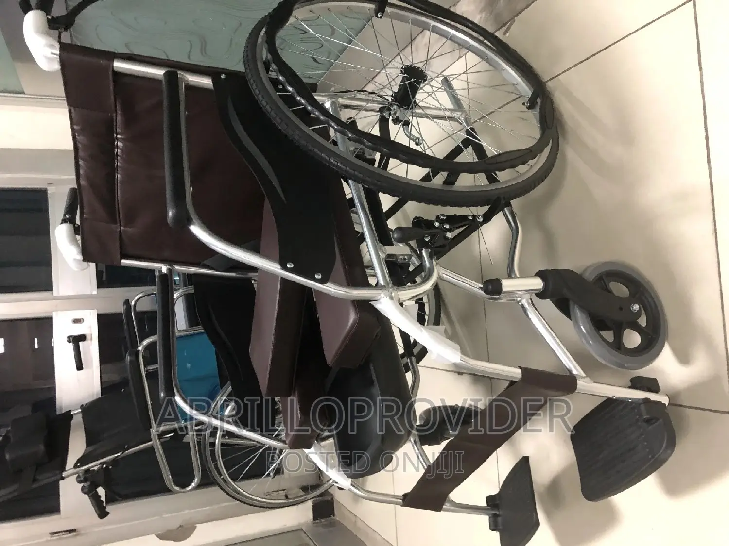 Kommode Wheelchair~Wheelchair"Wheelchair:Wheelchair-Wheelchr