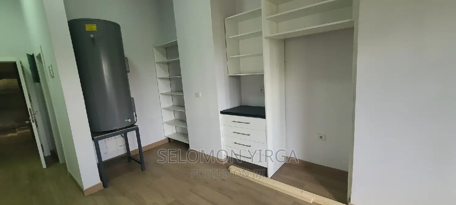 4bdrm Penthouse in Adis Abba, Bole for sale