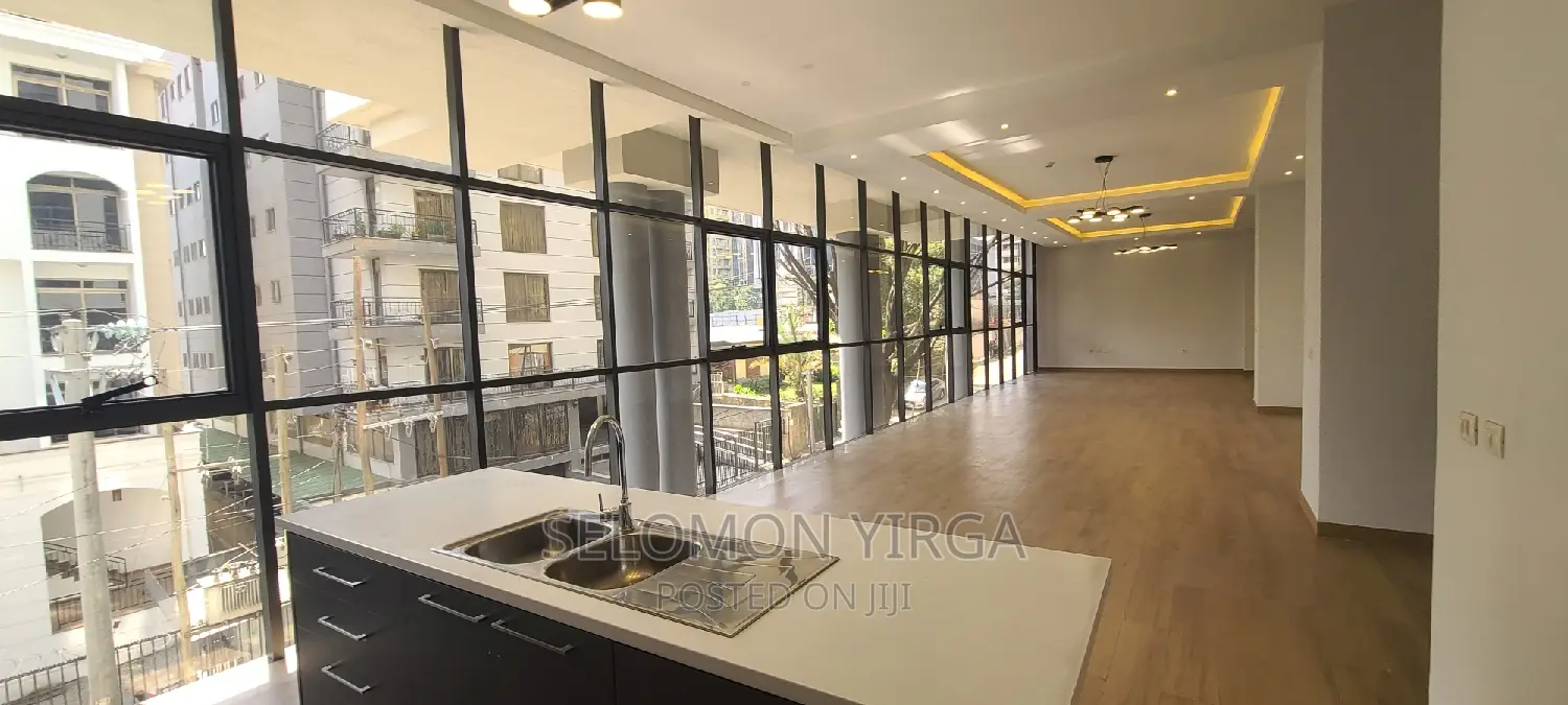 4bdrm Penthouse in Adis Abba, Bole for sale