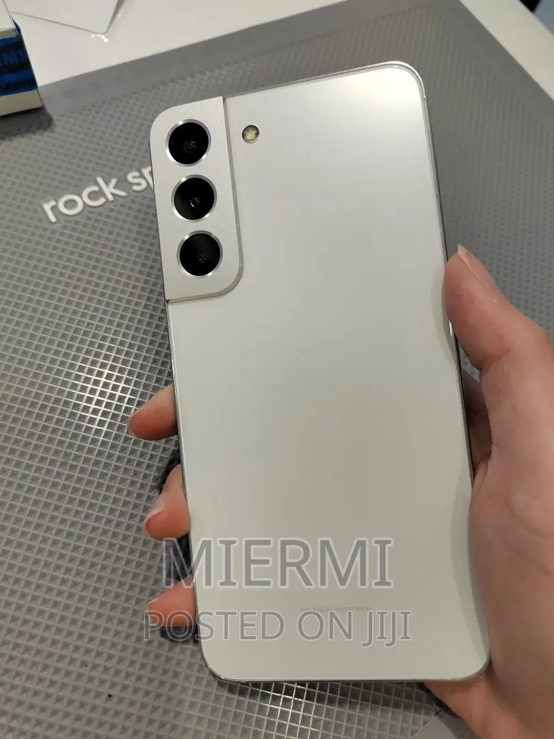 New Samsung Galaxy S22 5G 128 GB White