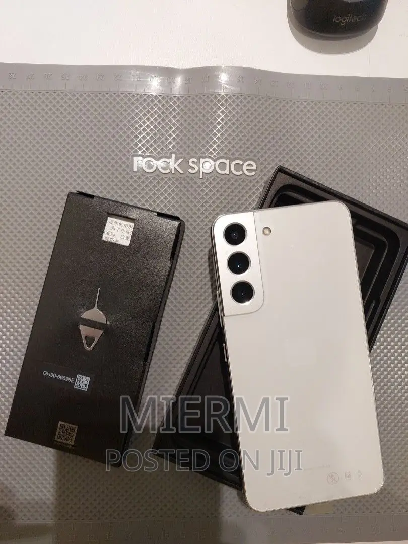 New Samsung Galaxy S22 5G 128 GB White