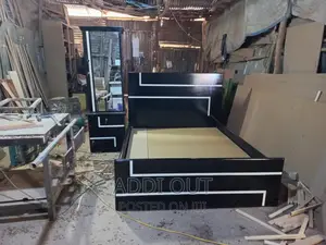 Photo - አልጋ እና ድሬሲንግ