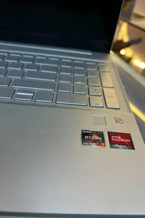 New Laptop HP Pavilion 15 16GB AMD Ryzen 7 SSD 512GB