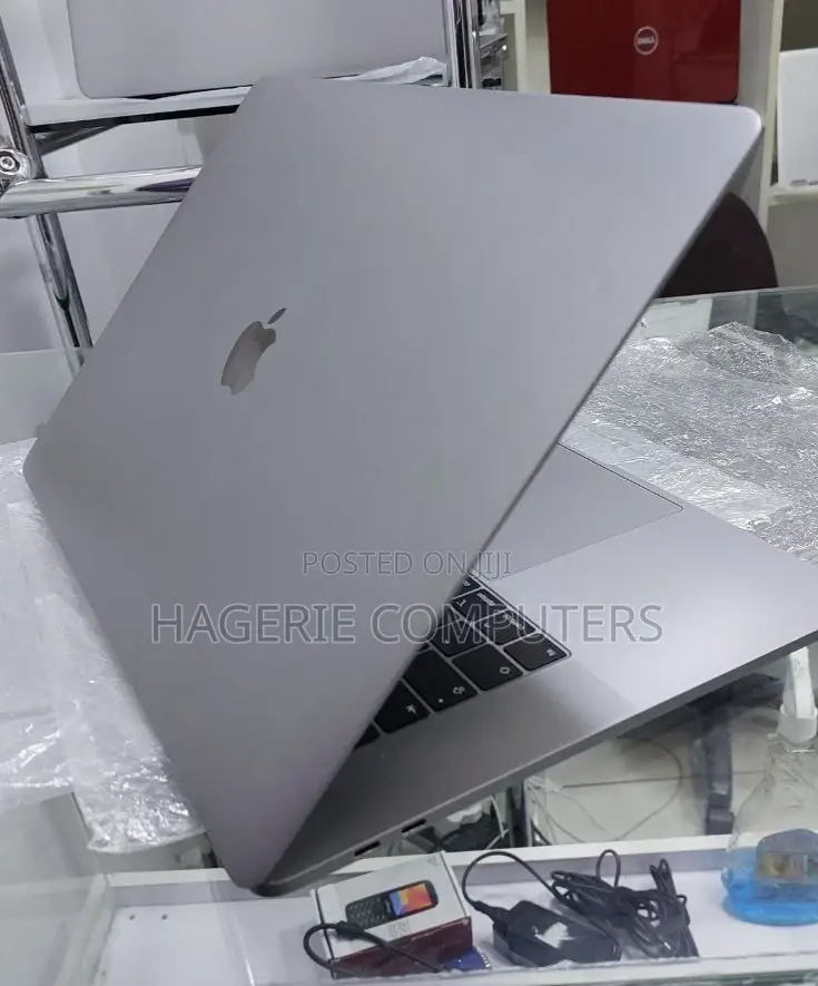 New Laptop Apple MacBook Pro 2020 32GB Intel Core I9 SSD 1T