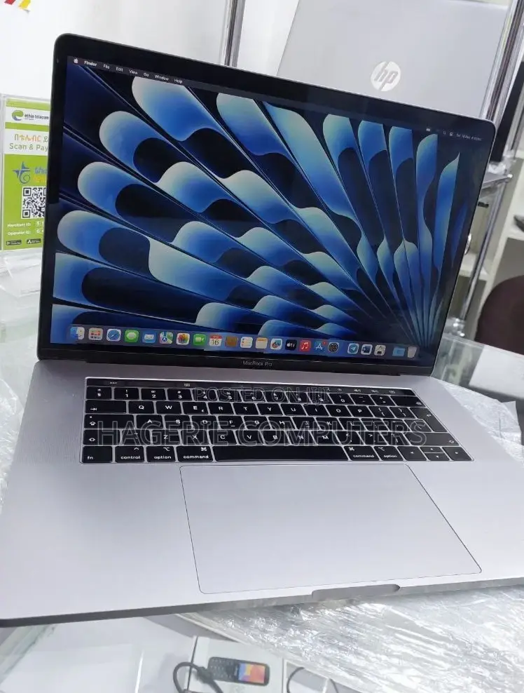 New Laptop Apple MacBook Pro 2020 32GB Intel Core I9 SSD 1T