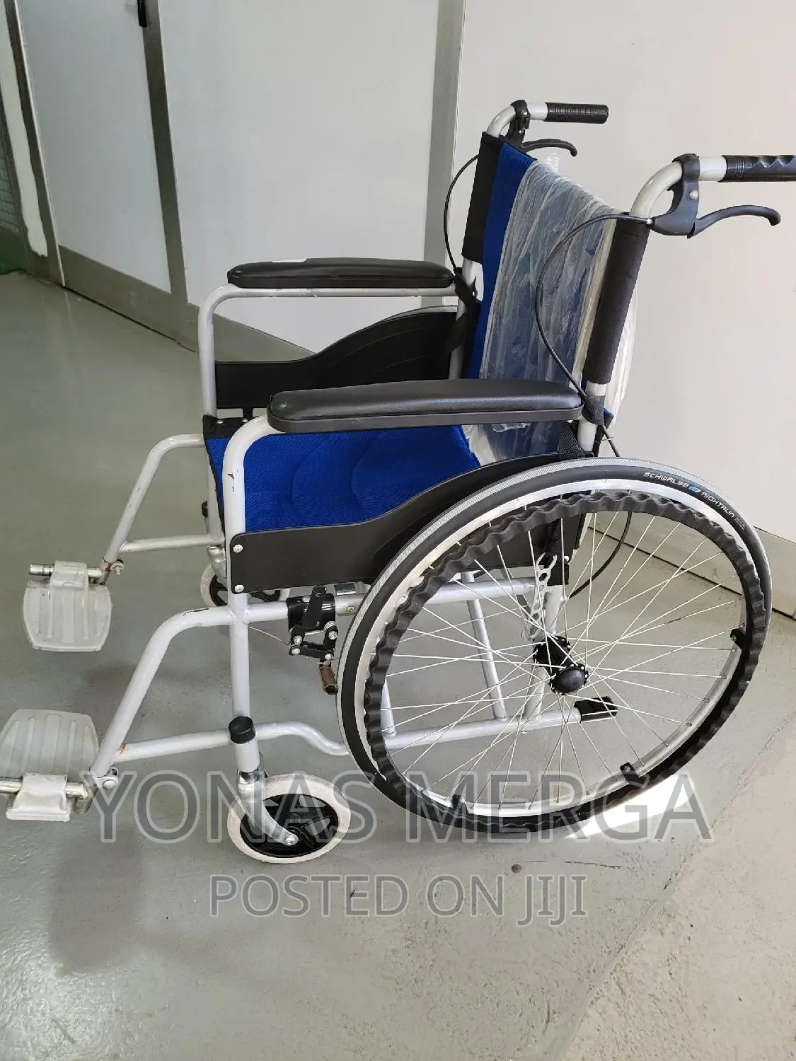 Slightly Used Wheelchair_miki HAL-1 Aluminum Wheelchair