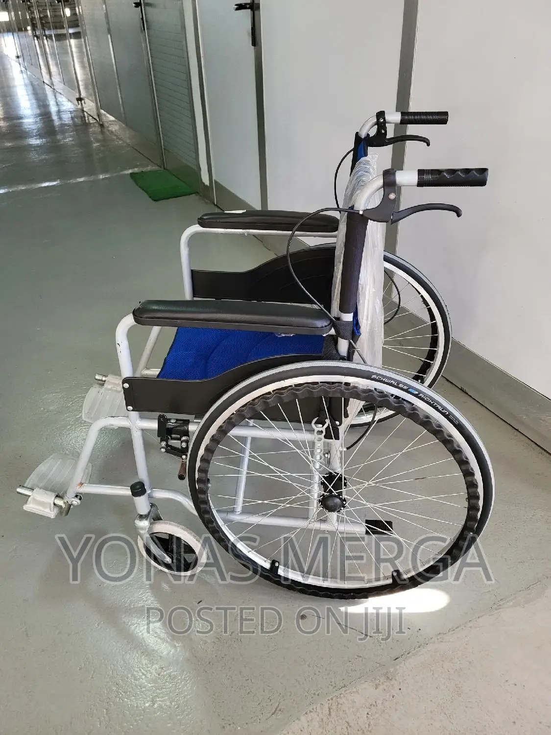 Slightly Used Wheelchair/ Handles Made of High-Quality
