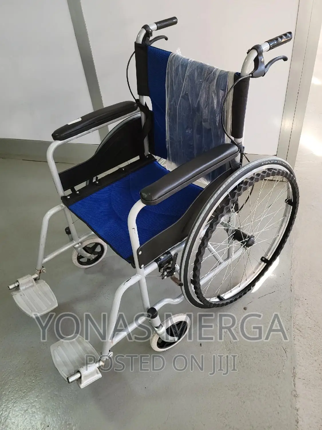Slightly Used Wheelchair/ Handles Made of High-Quality