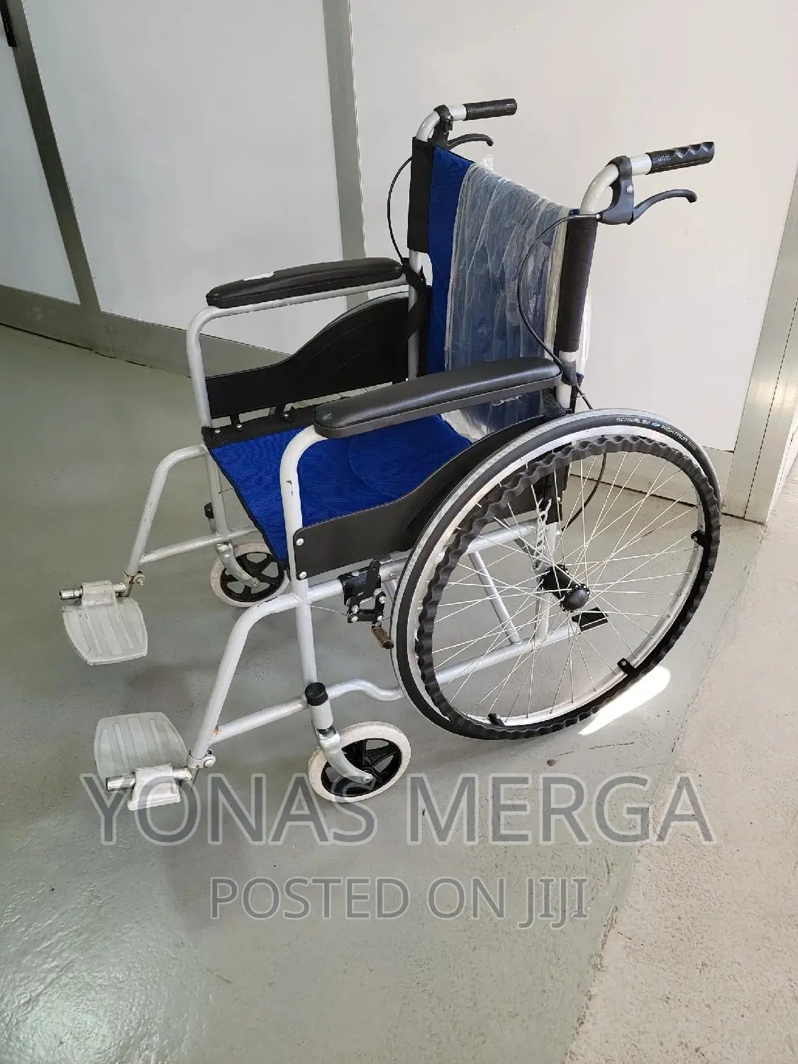 Used Wheelchair User-Friendly Brake System Allows Users