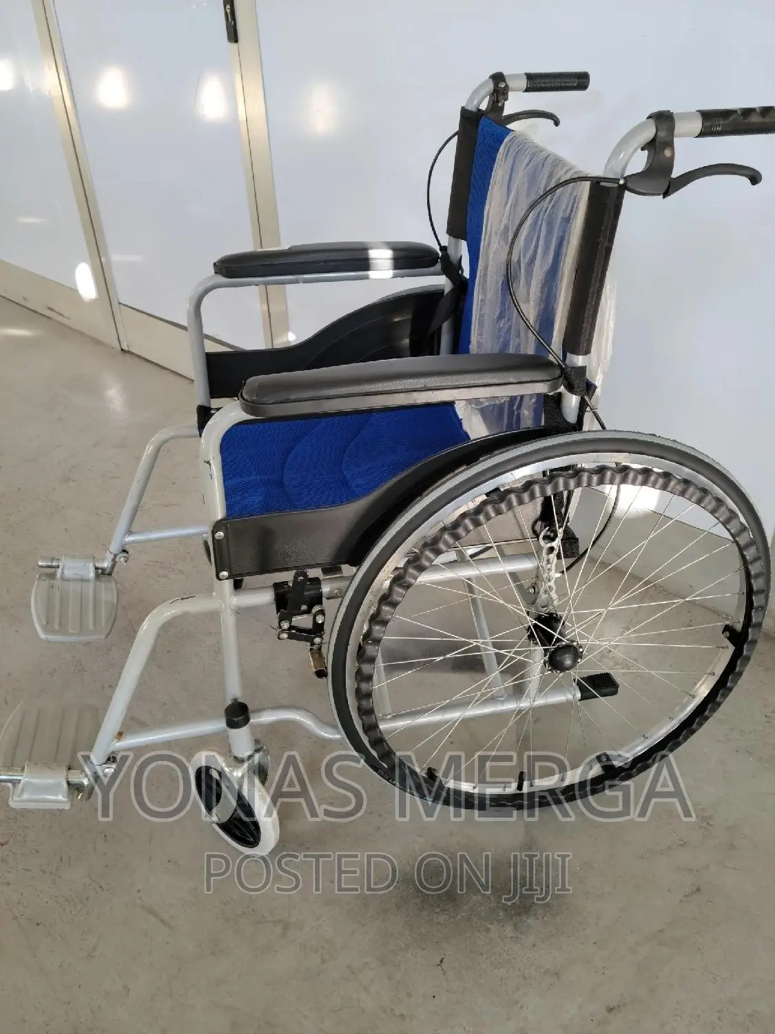 Slightly Used Wheelchair-NZDL Compact Transport Wheelchair