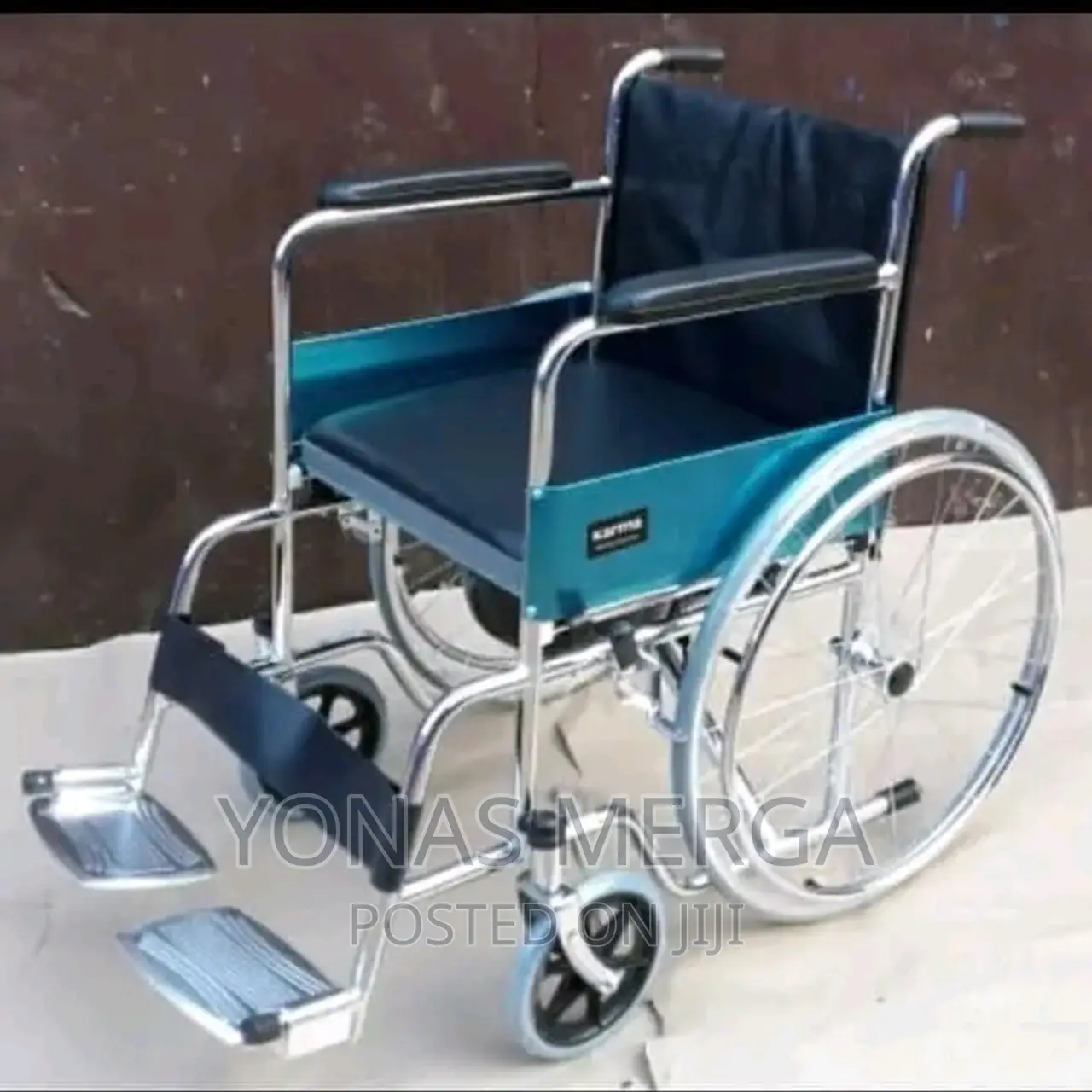 Commode Wheelchair/Wheelchair 2505 Simple Rumble Wheelchair/