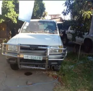Toyota Hilux Surf 2005 White
