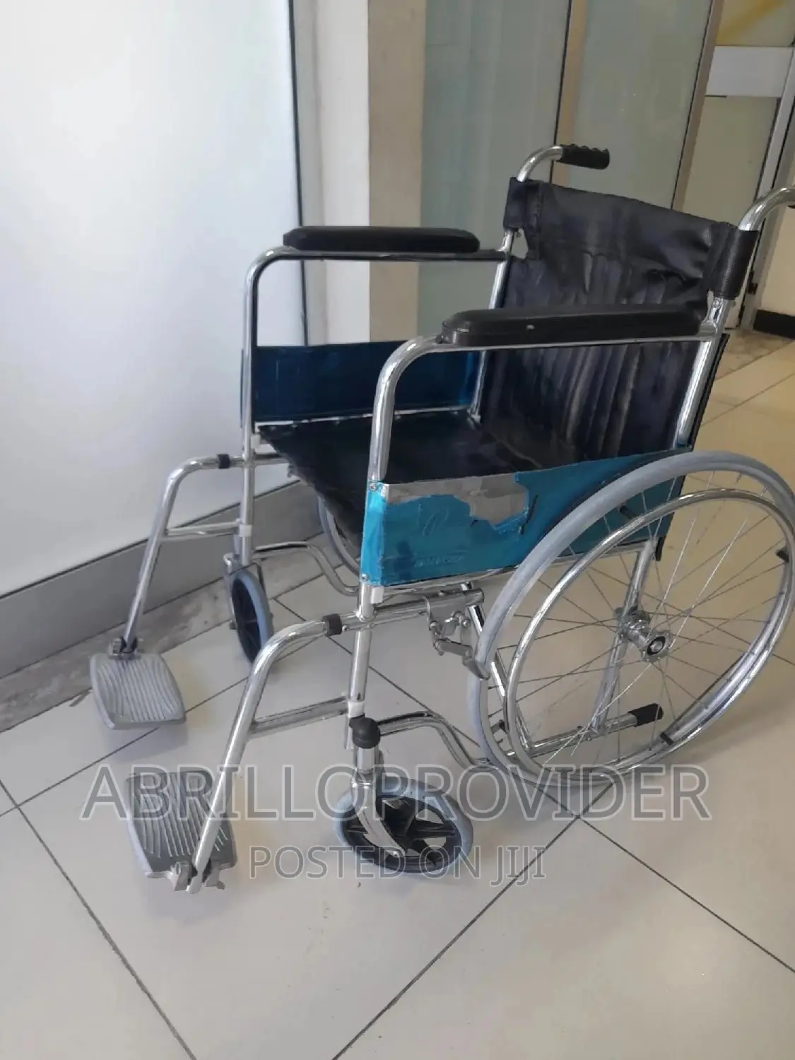 Slightly Used Wheelchair|Wheelchair:Wheelchair-Wheelchair