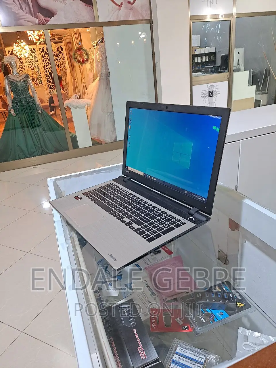 New Laptop Toshiba Satellite C55 4GB AMD A8 HDD 500GB