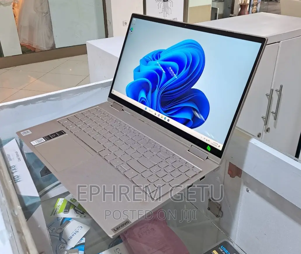 New Laptop Lenovo Yoga 730 12GB Intel Core I7 SSD 512GB