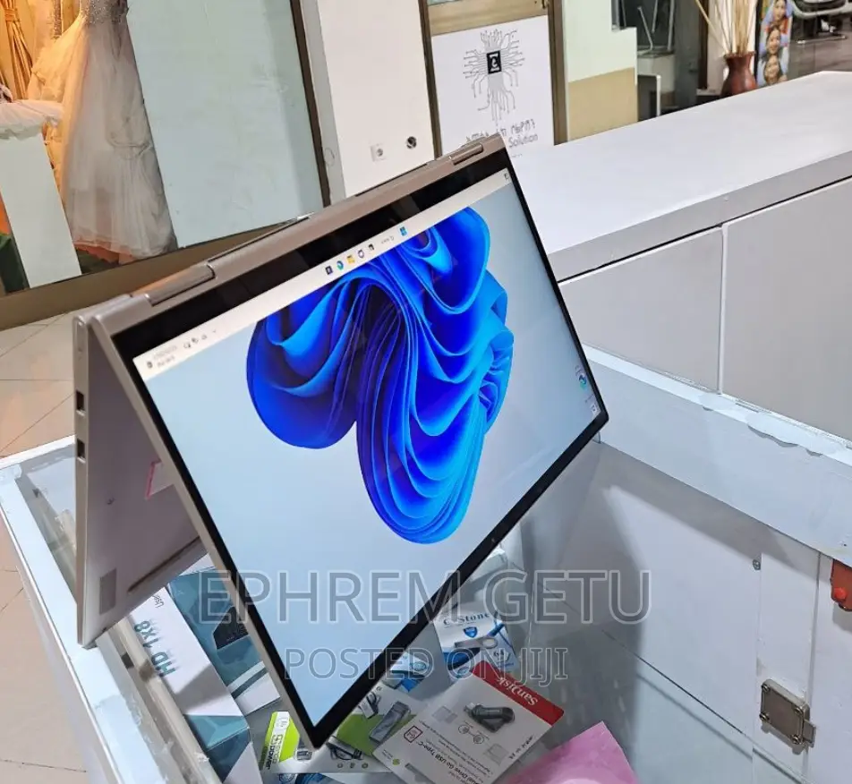 New Laptop Lenovo Yoga 730 12GB Intel Core I7 SSD 512GB