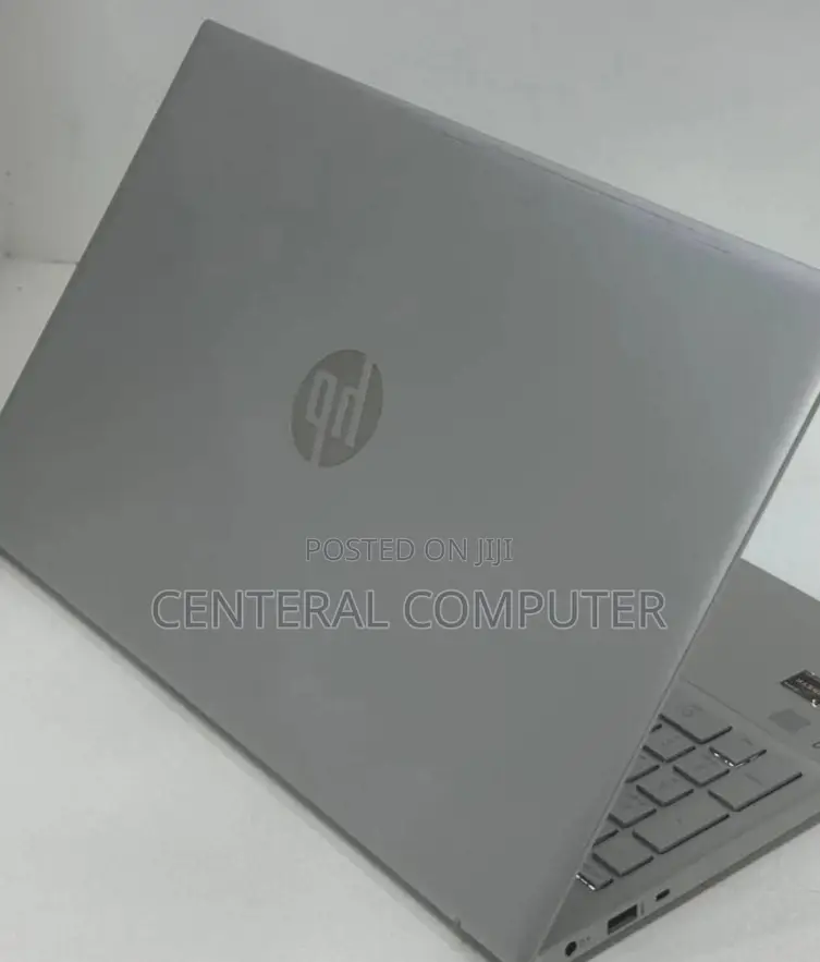 New Laptop HP Pavilion 13 12GB AMD Ryzen 5 SSD 256GB