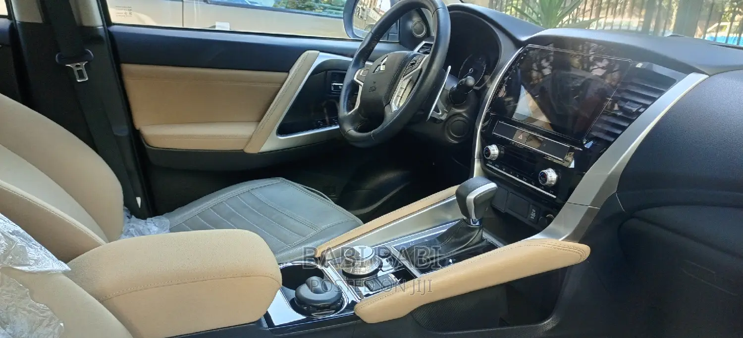 New Mitsubishi Pajero Sport 2023 White