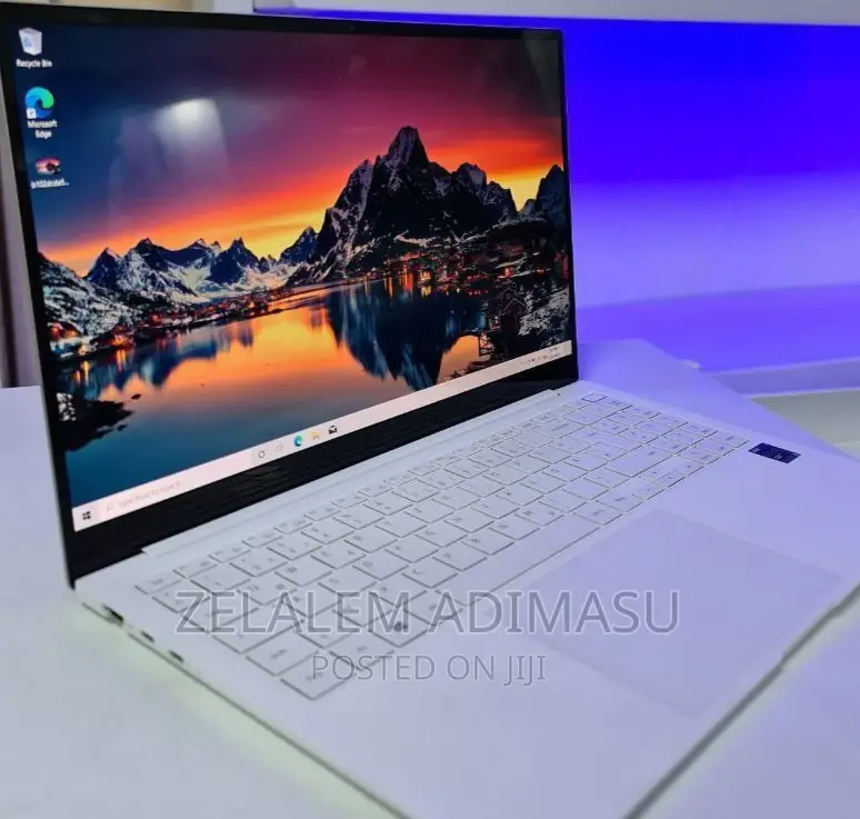 New Laptop Gericom Hollywood 16GB Intel Core I5 SSD 512GB