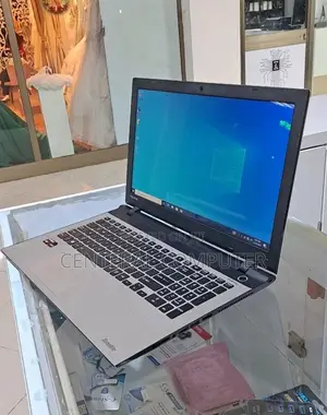 Photo - New Laptop Toshiba Satellite C850 4GB AMD A8 HDD 500GB