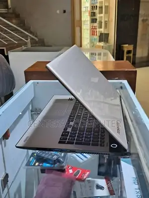 New Laptop Toshiba Satellite C850 4GB AMD A8 HDD 500GB