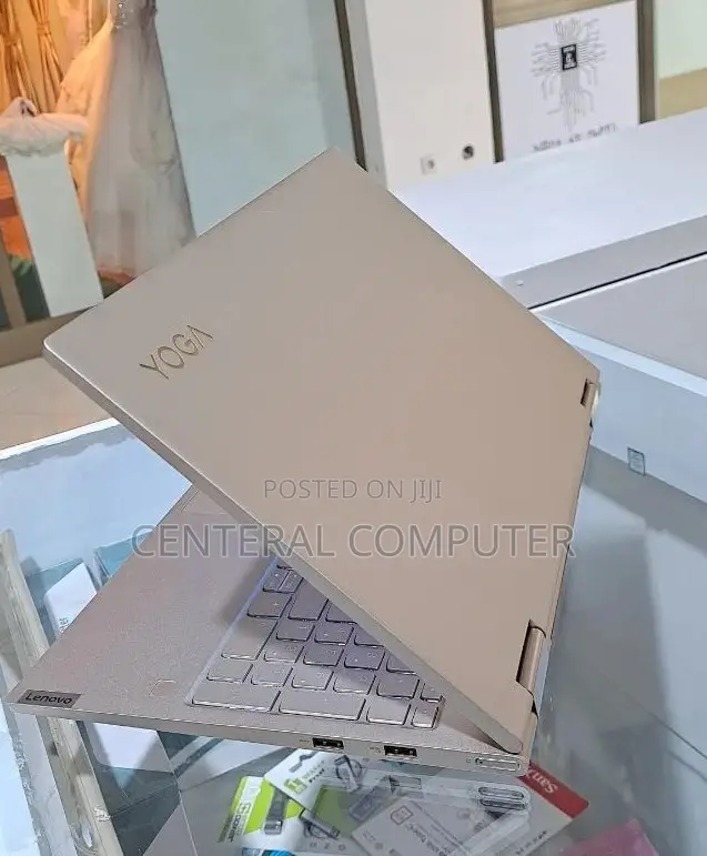 New Laptop Lenovo Yoga C740 12GB Intel Core I7 SSD 512GB