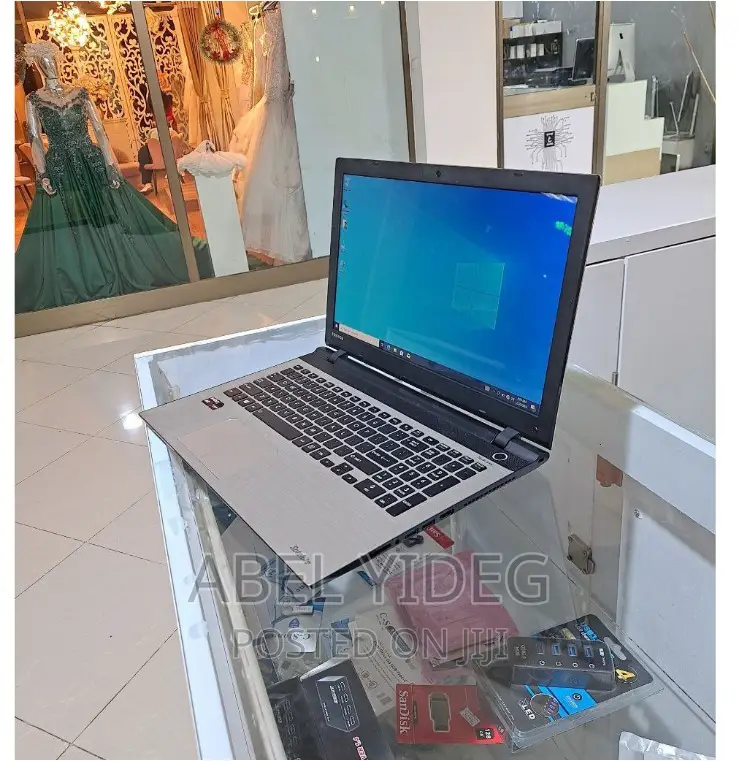 New Laptop Toshiba Satellite C55 4GB AMD A8 HDD 500GB