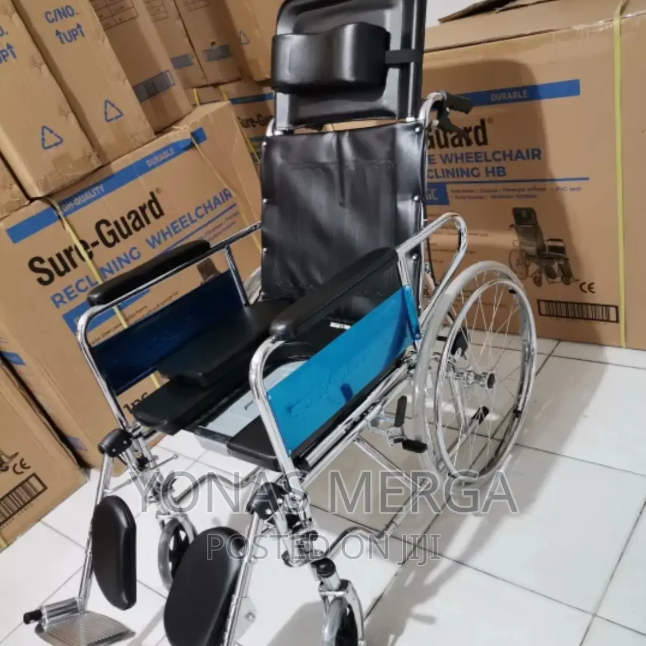 Wheelchair_removable Head Rest Convertable to a Stretcher