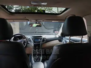 Hyundai Avante 2014 Red