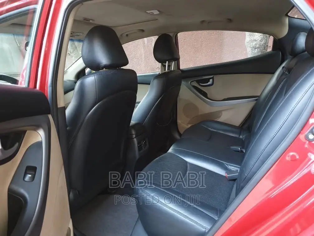 Hyundai Avante 2014 Red