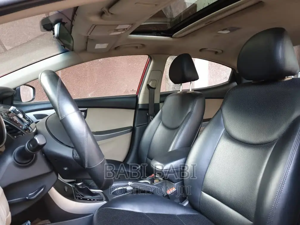 Hyundai Avante 2014 Red