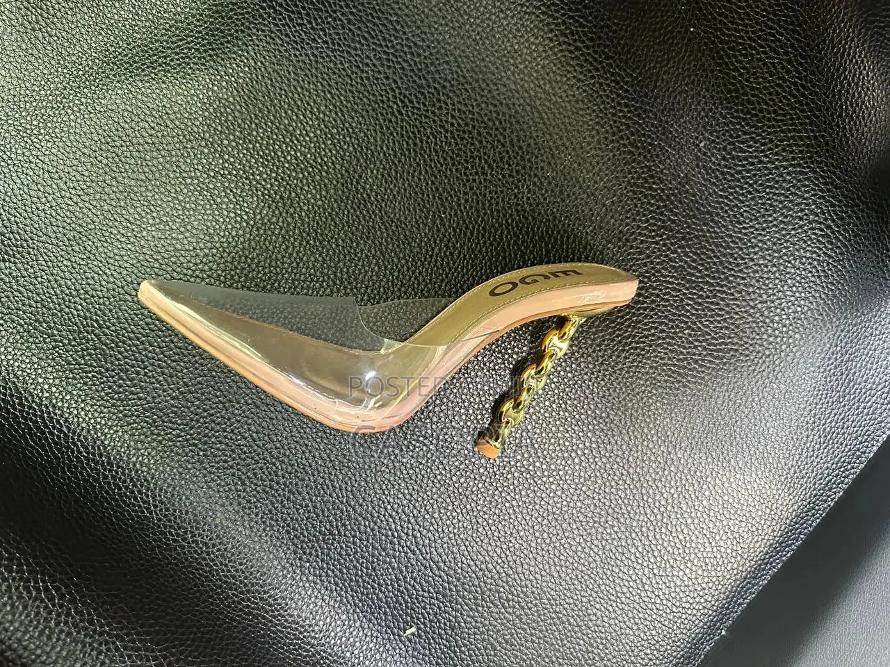 የሚያዘንጥ የሴቶች ሂል ጫማ