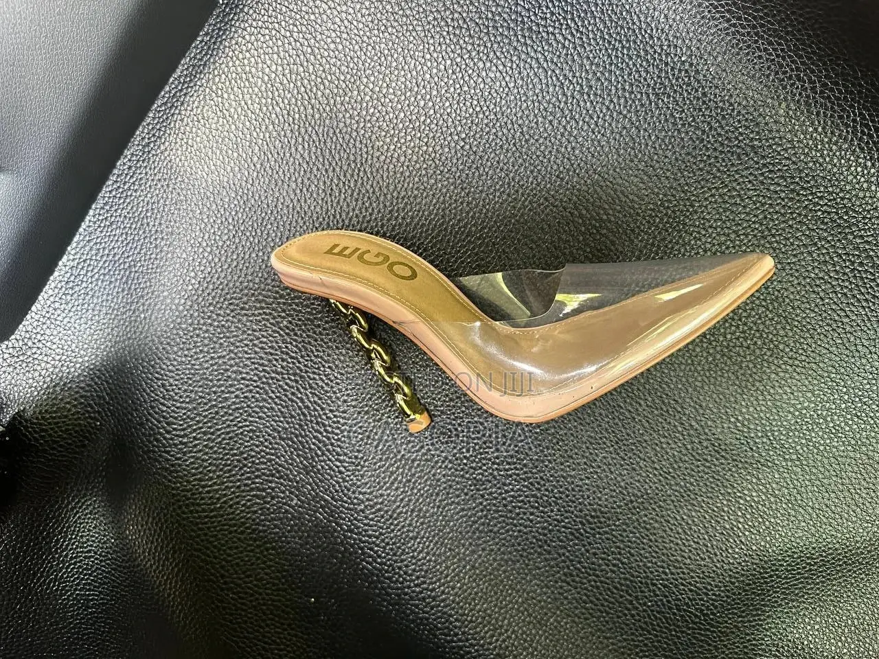 የሚያዘንጥ የሴቶች ሂል ጫማ