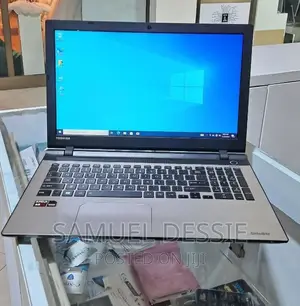 Laptop Toshiba Satellite C55 4GB AMD A8 HDD 500GB