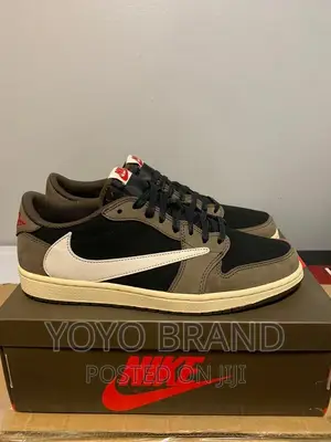 Photo - Travis Scot Air Jordan 1 Low