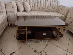 Table/ጠረጴዛ