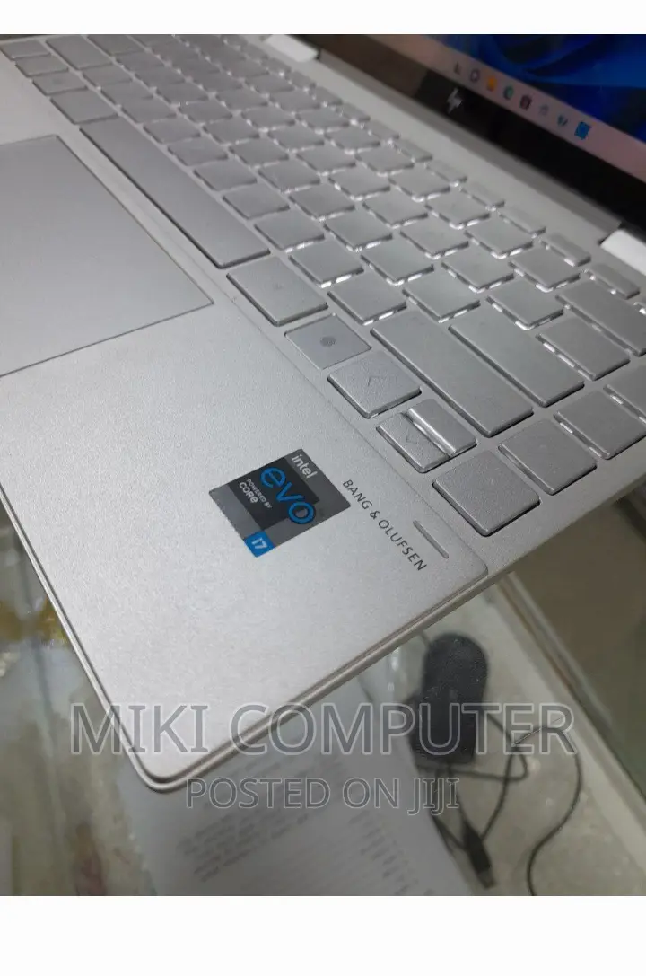 New Laptop HP Envy X360 8GB Intel Core i7 SSD 512GB