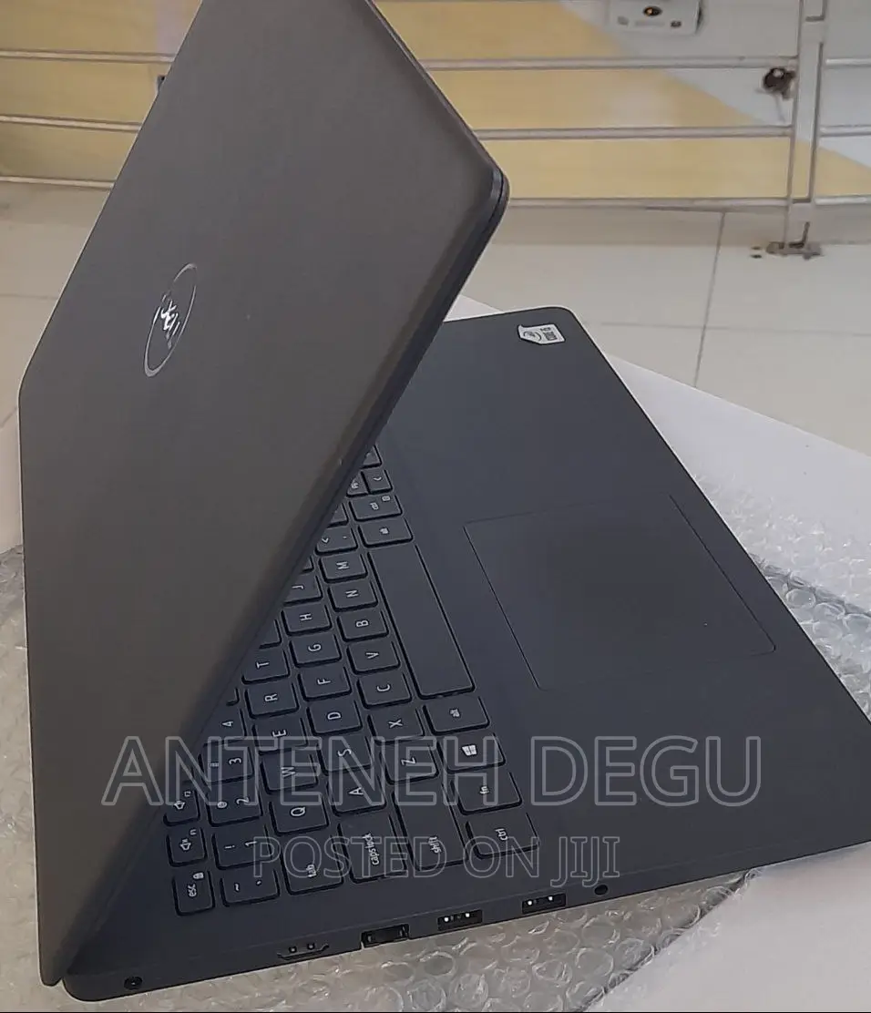 New Laptop Dell Inspiron 15 3541 8GB Intel Core I5 SSD 256GB