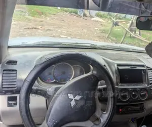 Toyota Hilux Surf 2005 White