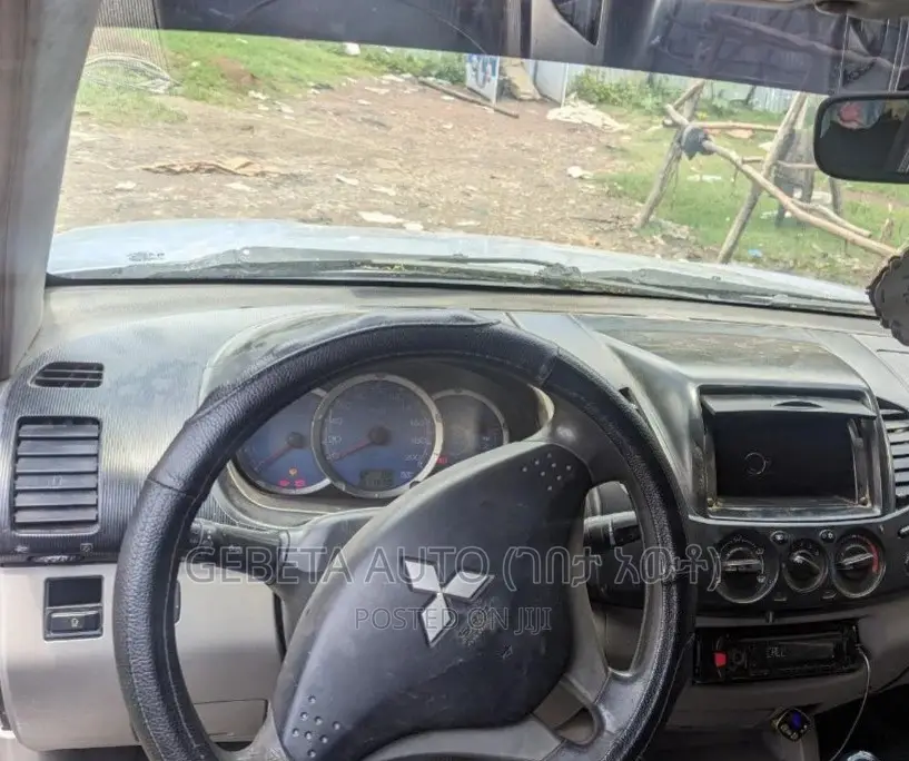 Toyota Hilux Surf 2005 White