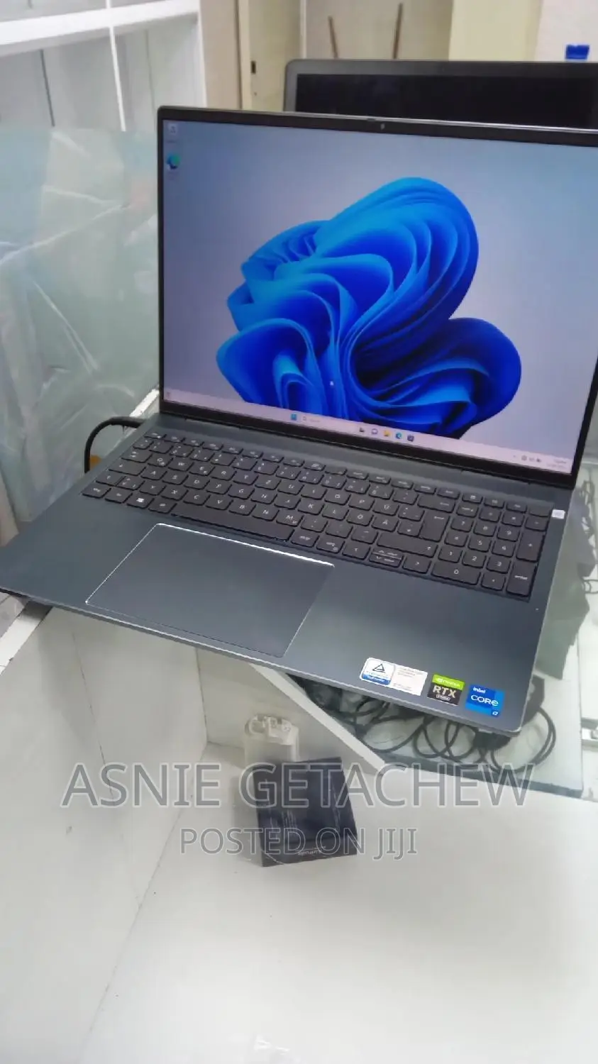 New Laptop Dell Inspiron 15 16GB Intel Core i7 SSD 1T