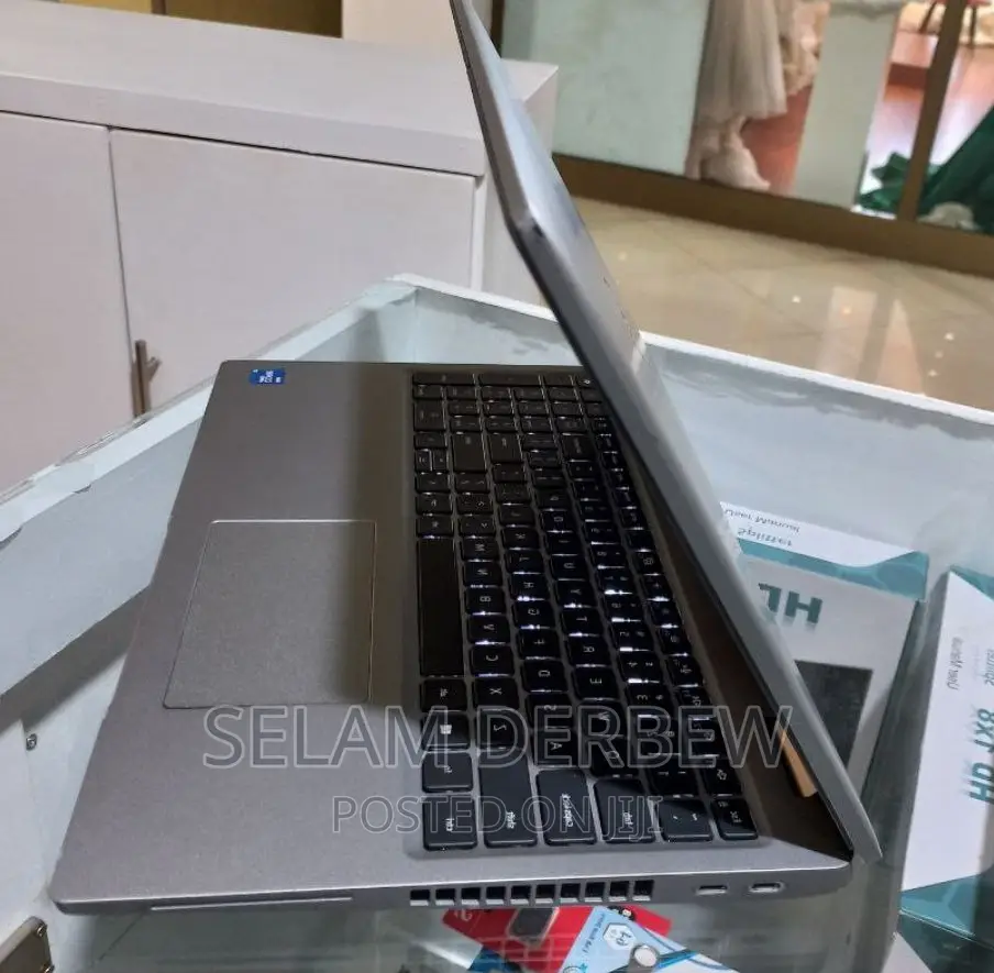 New Laptop Dell Latitude 5530 32GB Intel Core I7 SSD 512GB