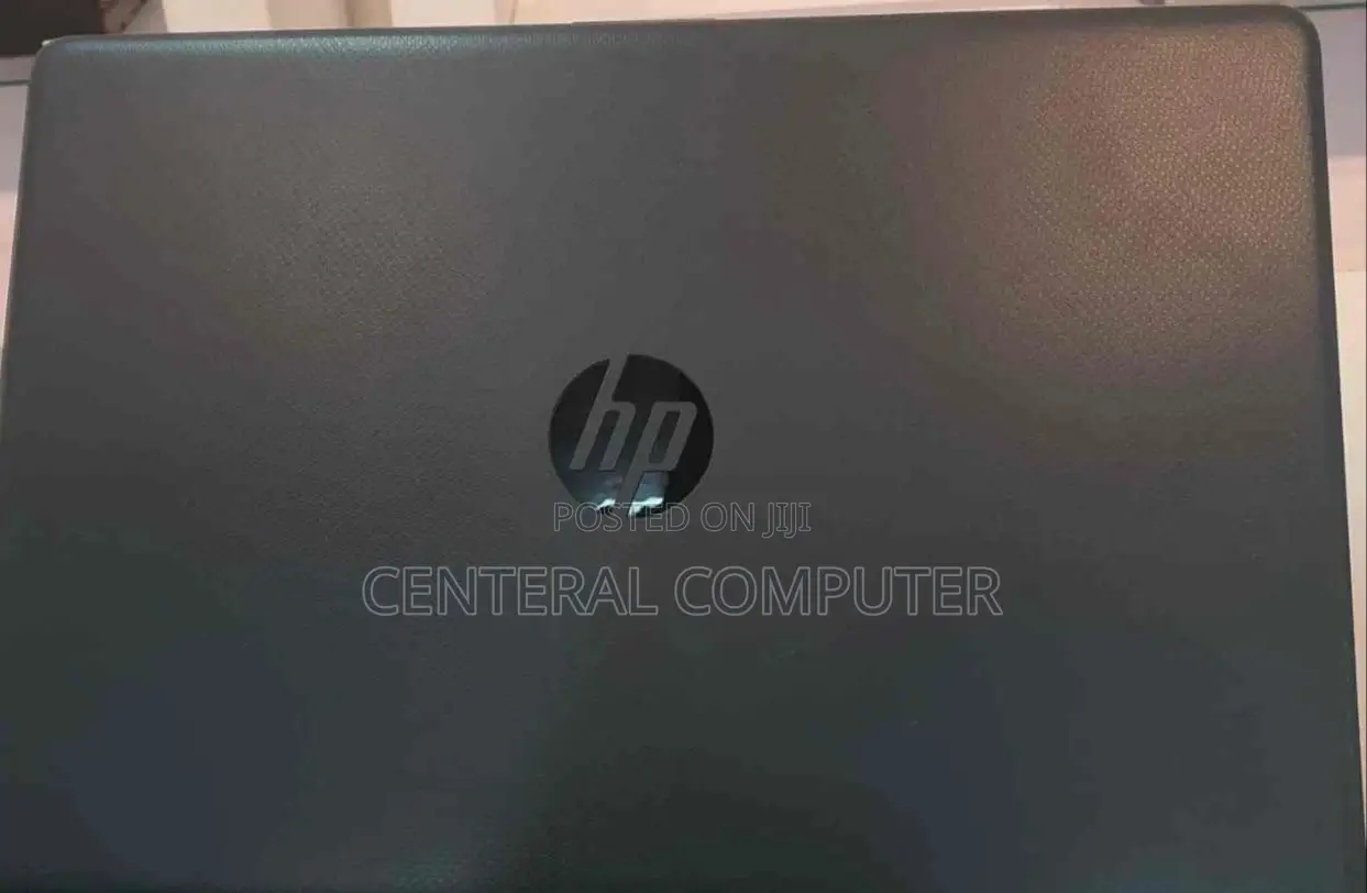 New Laptop HP 250 G8 8GB AMD Ryzen 5 SSD 256GB