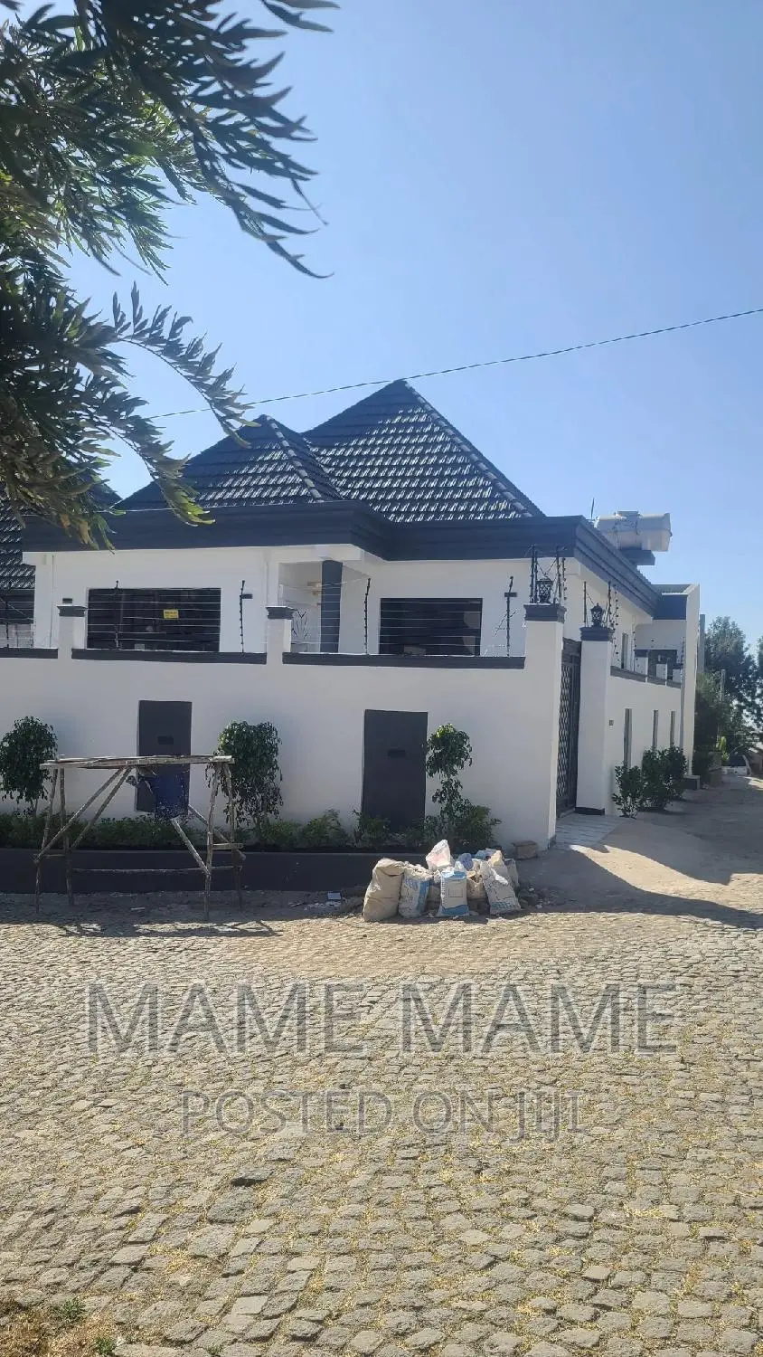 3bdrm Villa in Addis Abeba, Bole for sale
